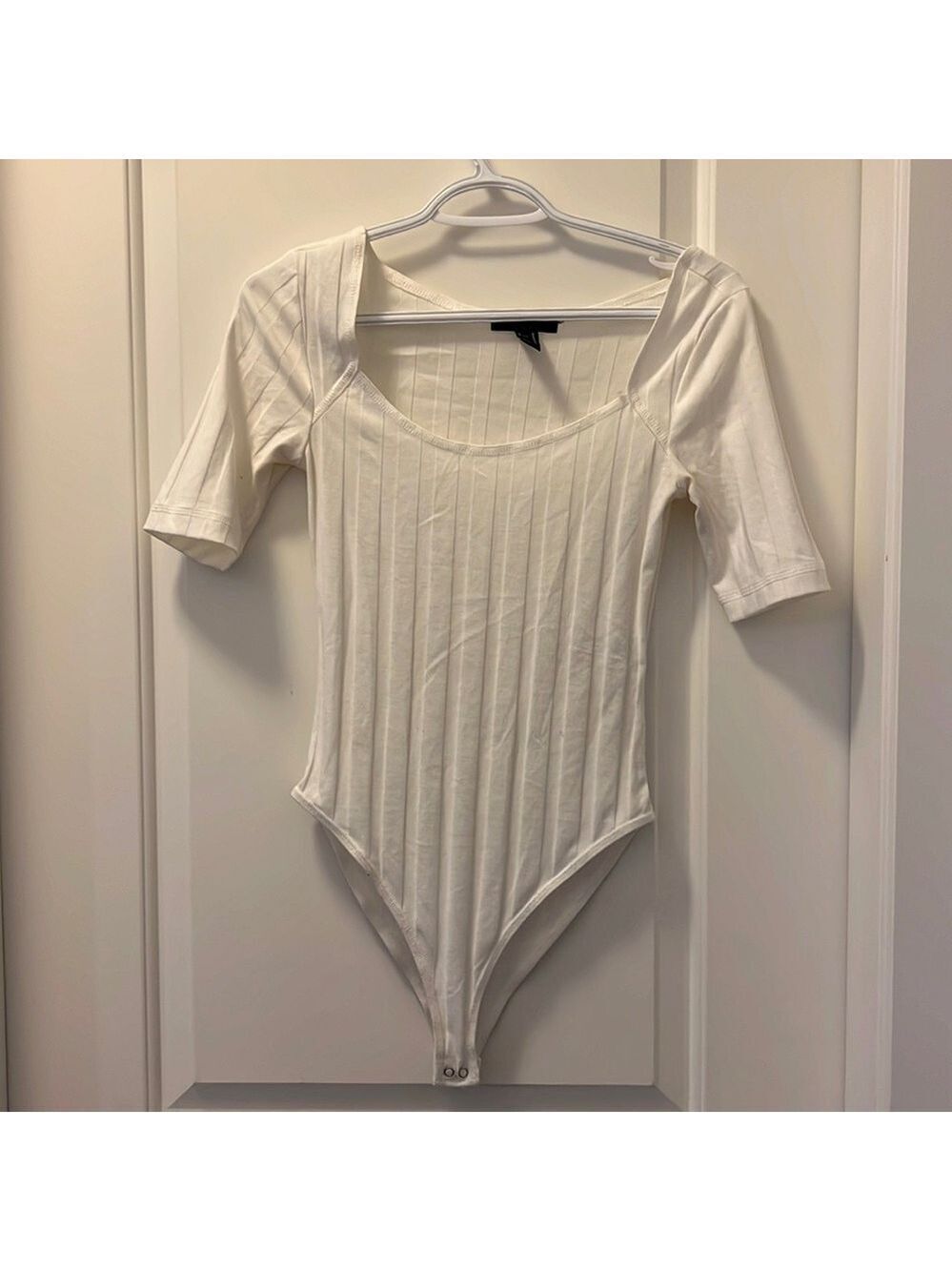 💥4 for $25💥 Forever 21 White Bodysuit